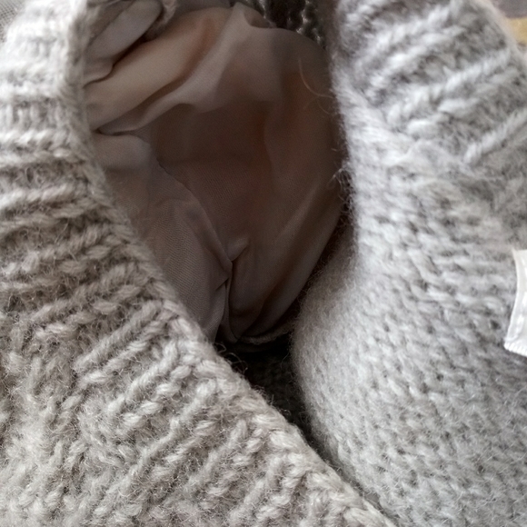 Norm Thompson vintage wool embroidered chunky knit gray sweater sz Medium - Picture 4 of 12